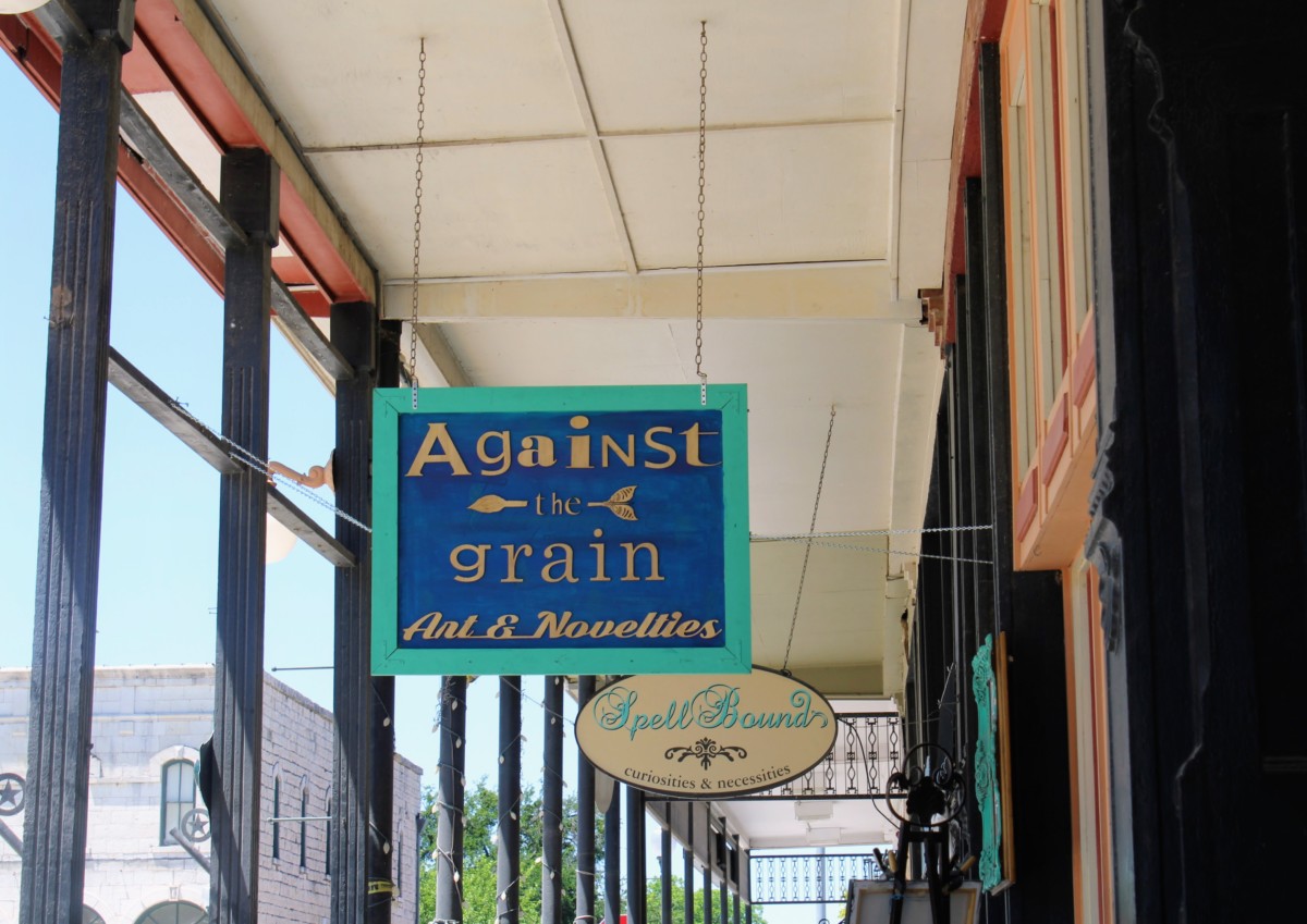Guide to Granbury: Against the Grain sign