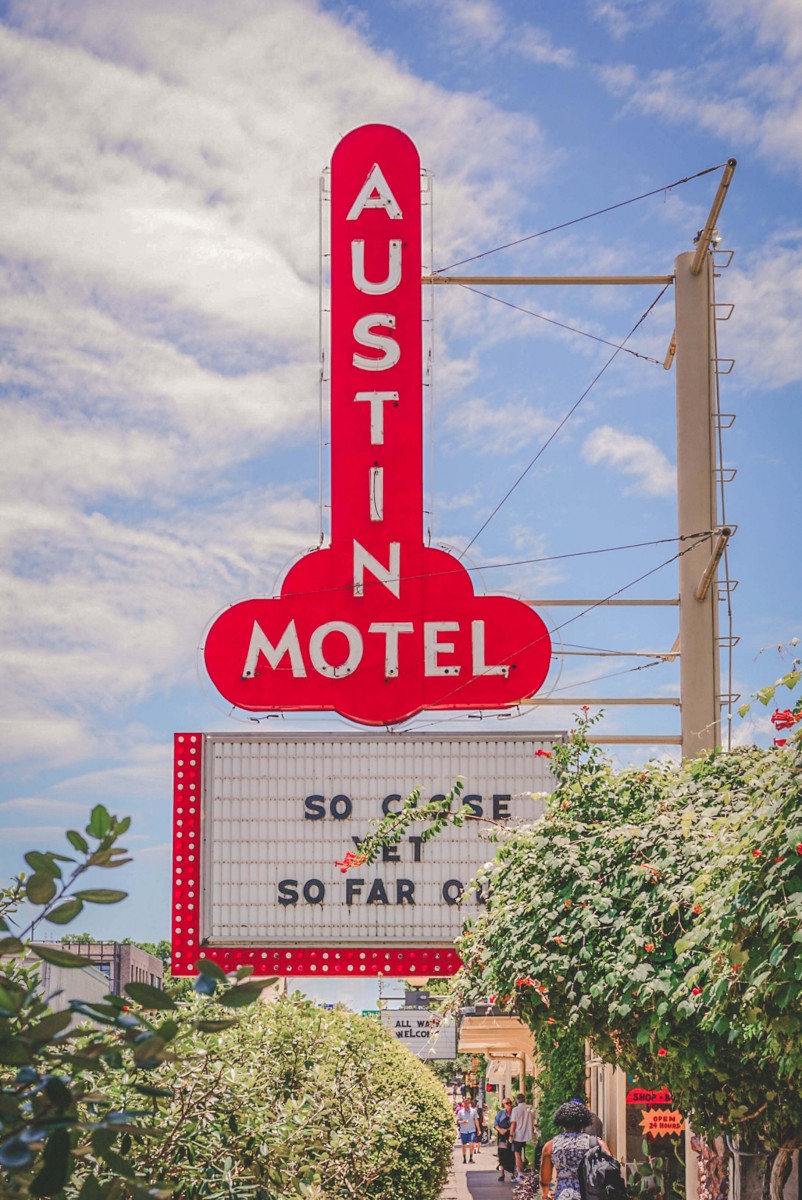Austin motel sign