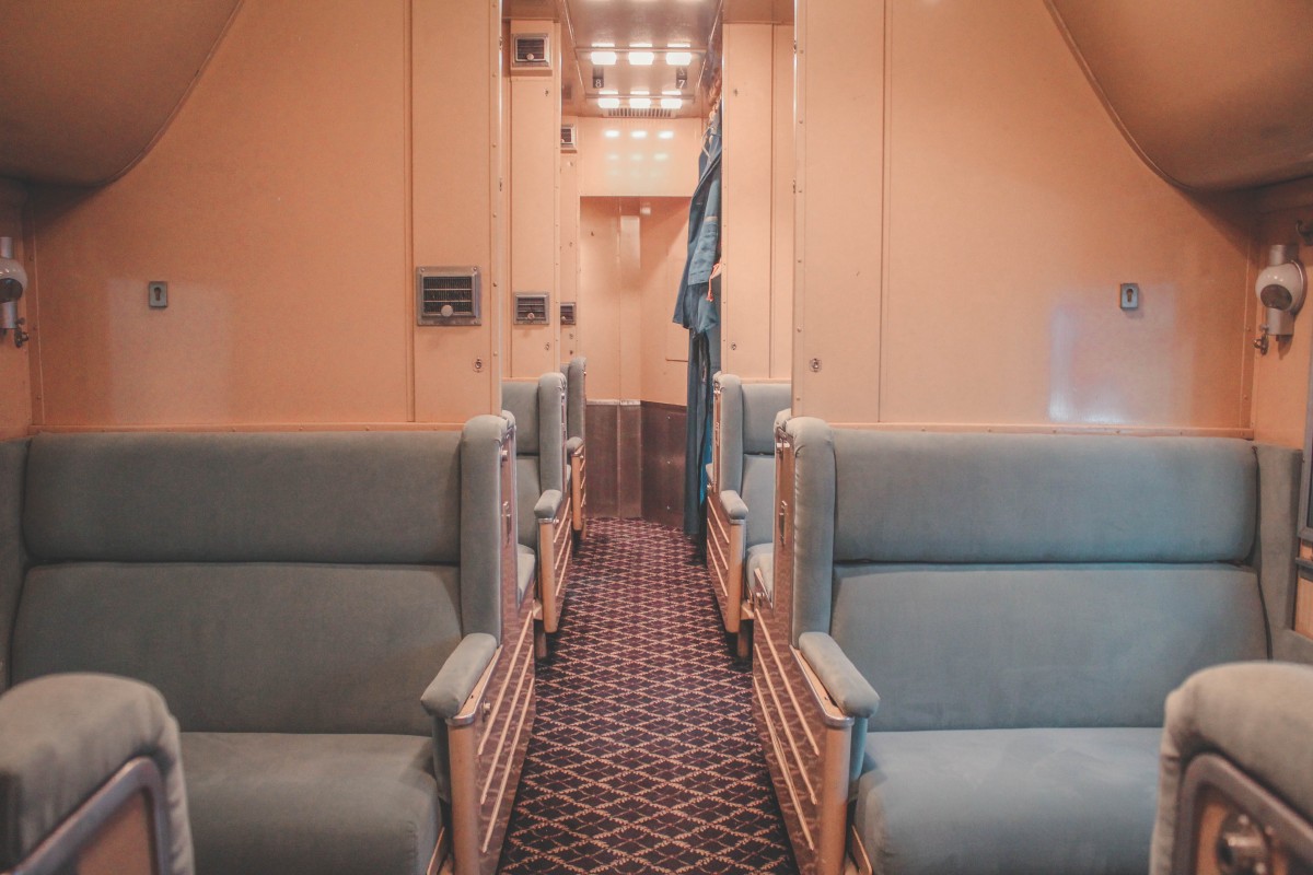 seats inside a train 