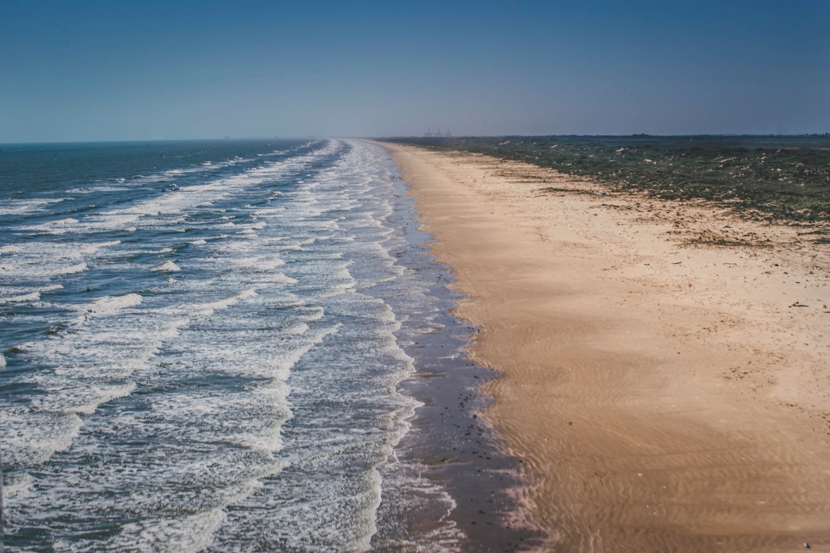 long stretch of Port Aransas beach in Texas