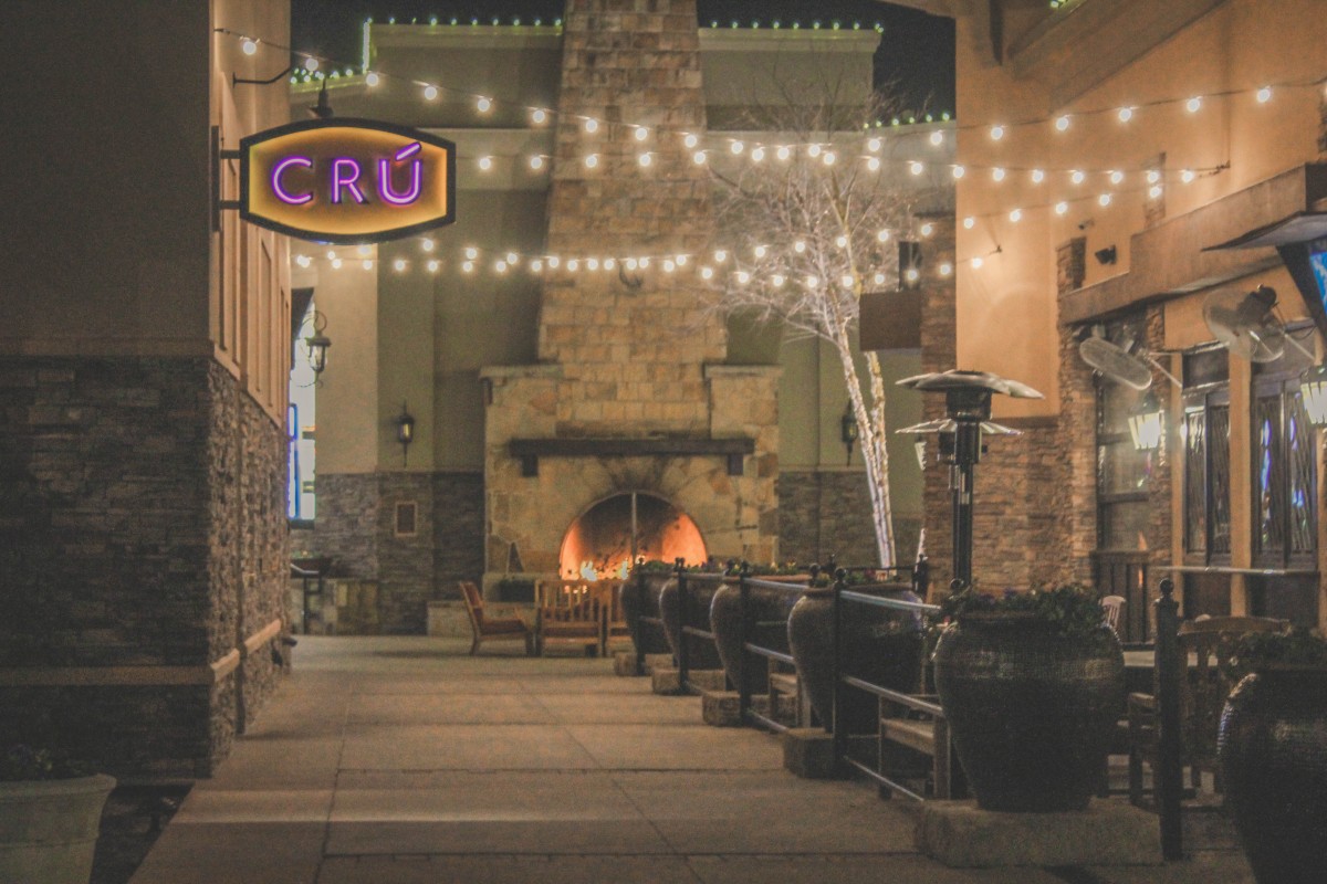 Cru Food and Wine Bar, a date night restaurant in Allen, Texas