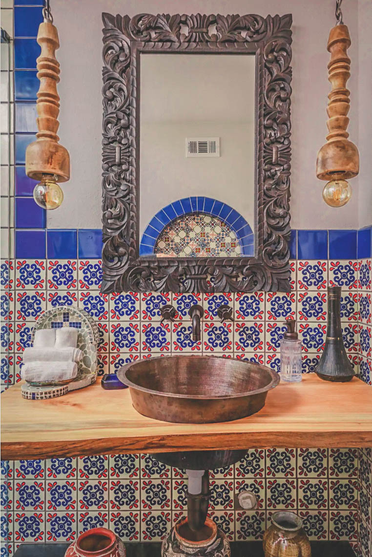 Airbnbs in Austin: Bathroom Of Casa Cartel