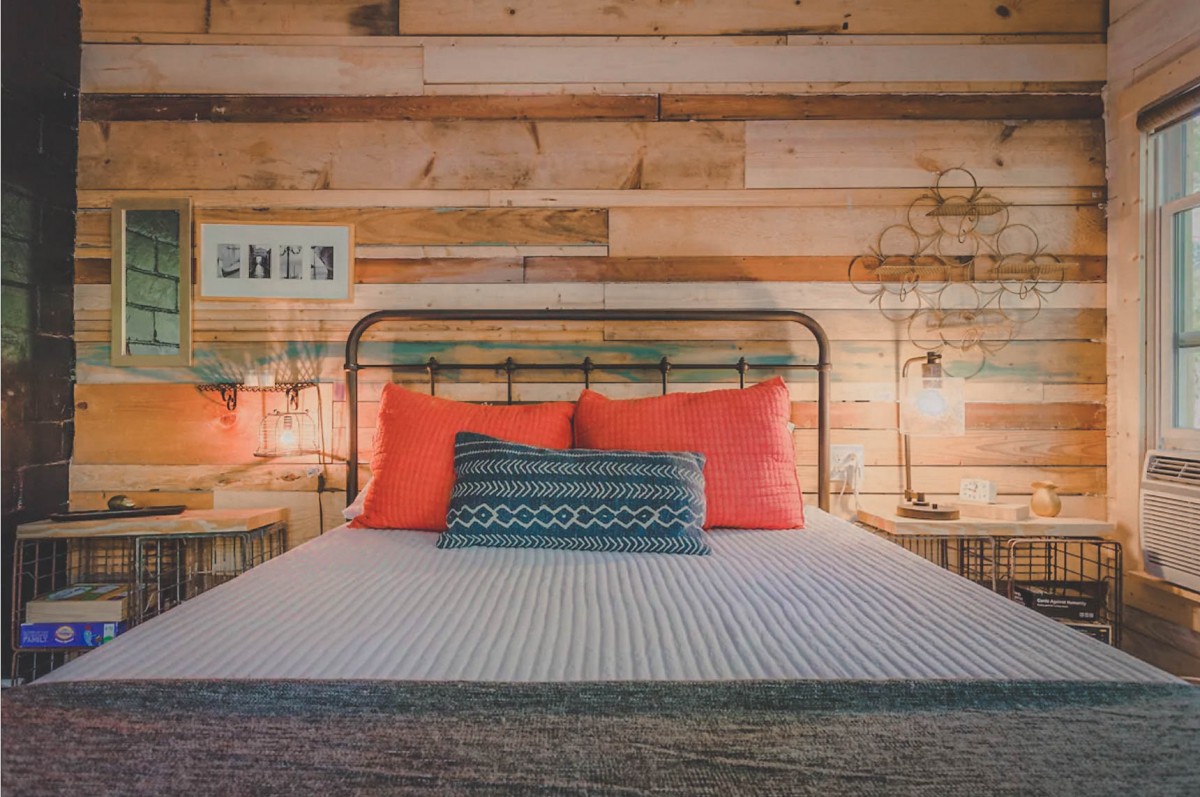 Airbnbs in Austin: Creekside Cottage