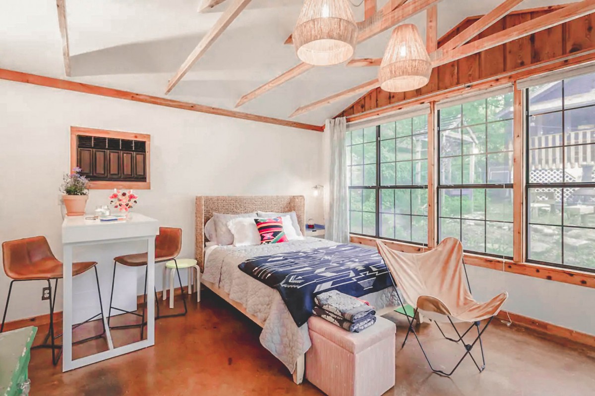 Airbnbs in Austin: Cozy Cottage