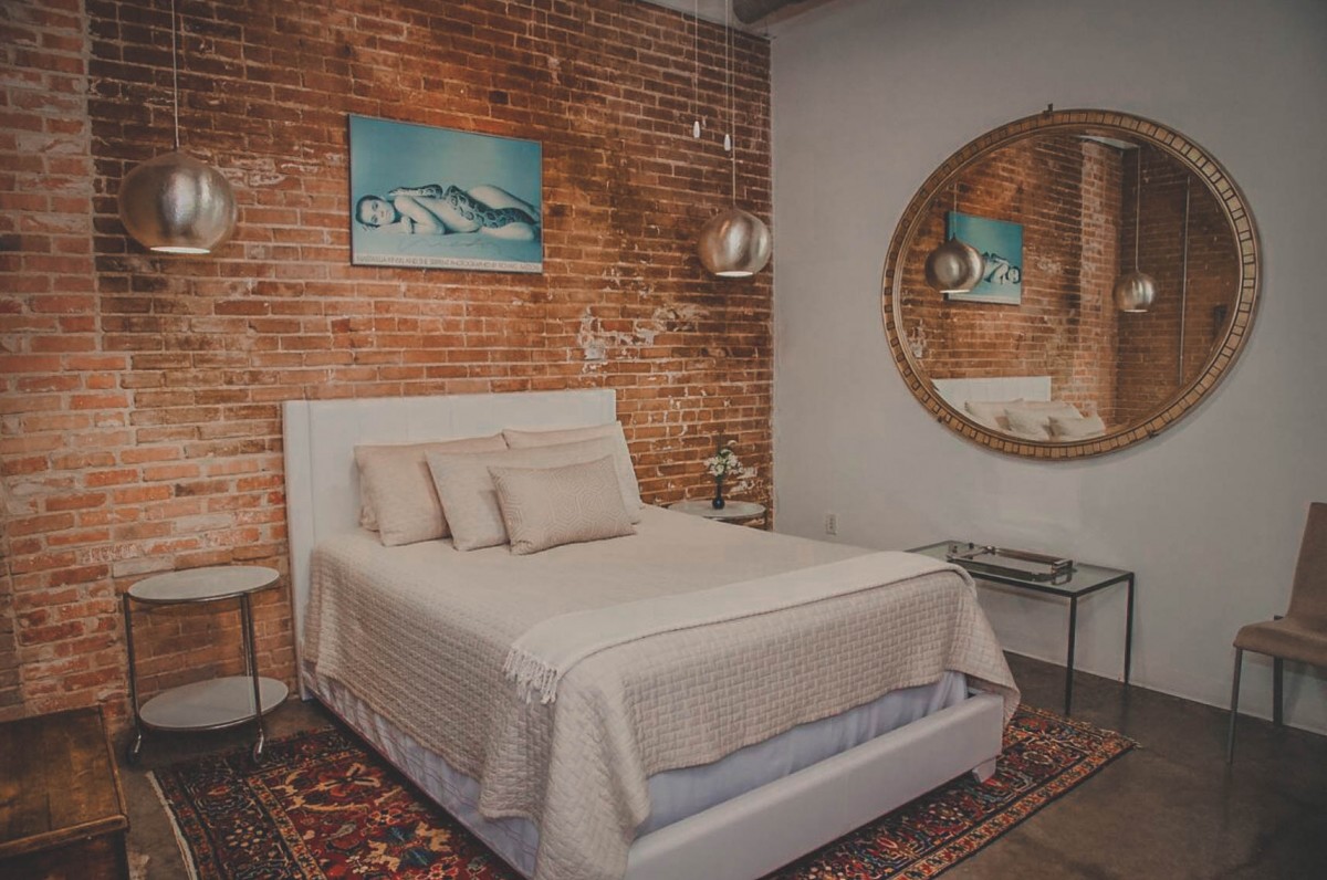 Airbnbs In Dallas - Suite Loft photo via Airbnb