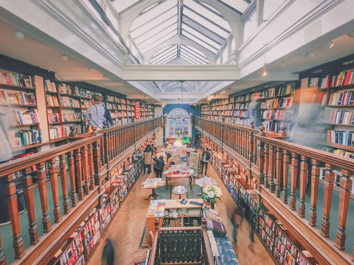 best bookstores in the world : Daunt Books, England