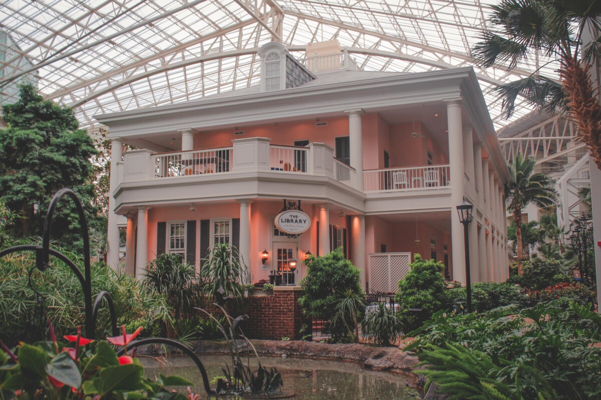 fanciest Gaylord Opryland hotel restaurants: Old Hickory Steakhouse (The Library lounge is attached)