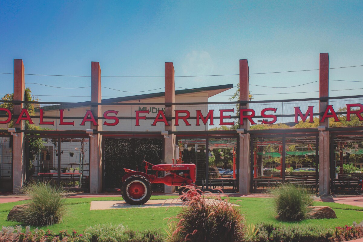 things to do in Dallas include Dallas Farmers Market, tractor and sign
