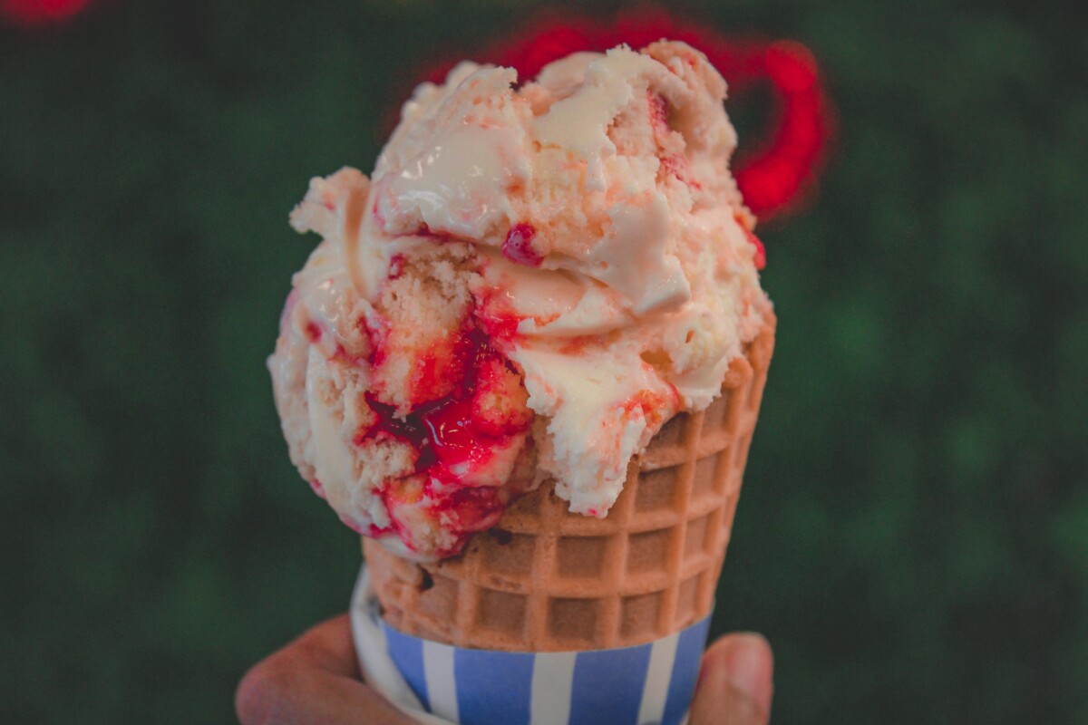 best restaurants in Indianapolis for dessert: single scoop of black raspberry cheesecake ice cream