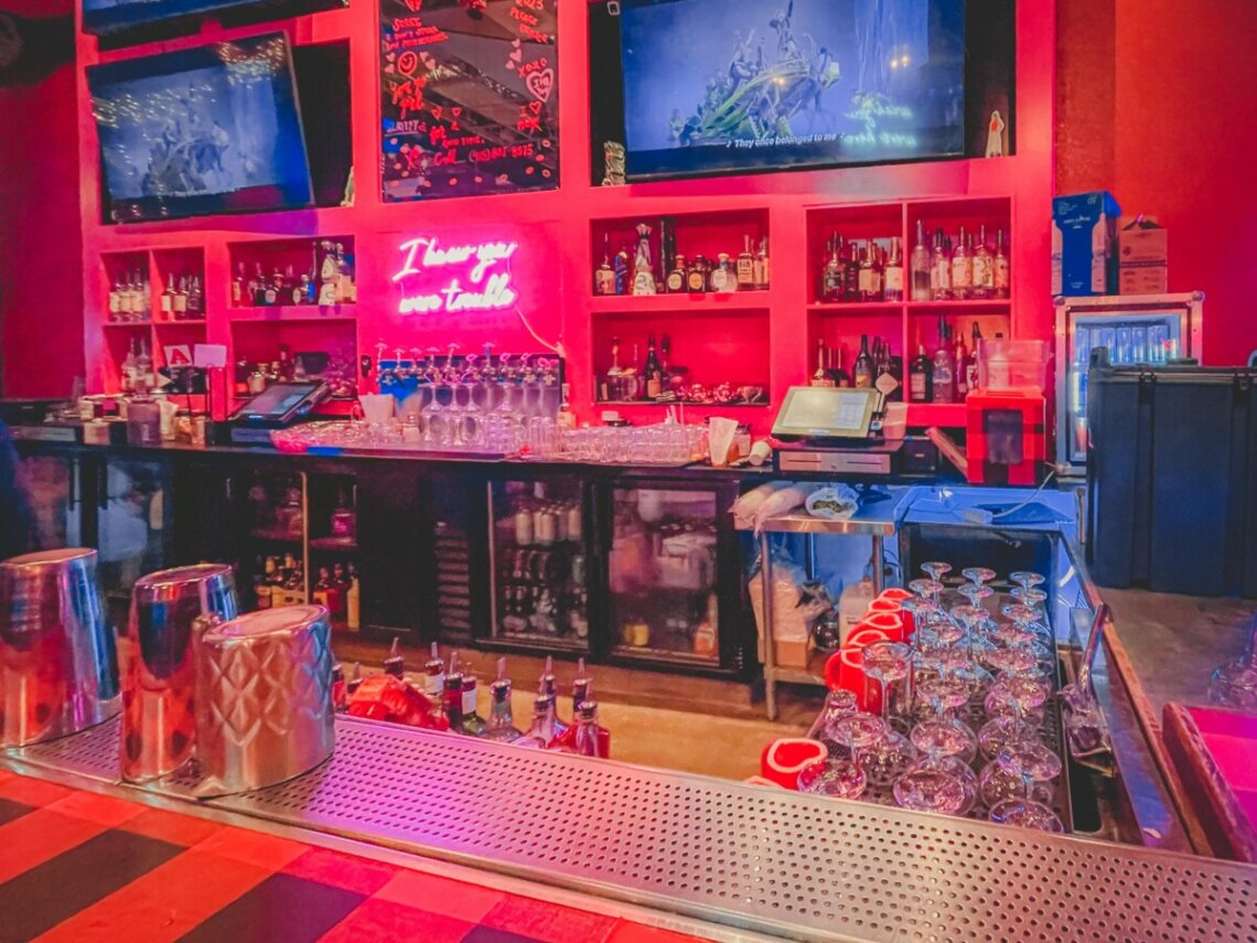 There's A Taylor Swift Themed Bar In San Francisco: Are You Ready For ...