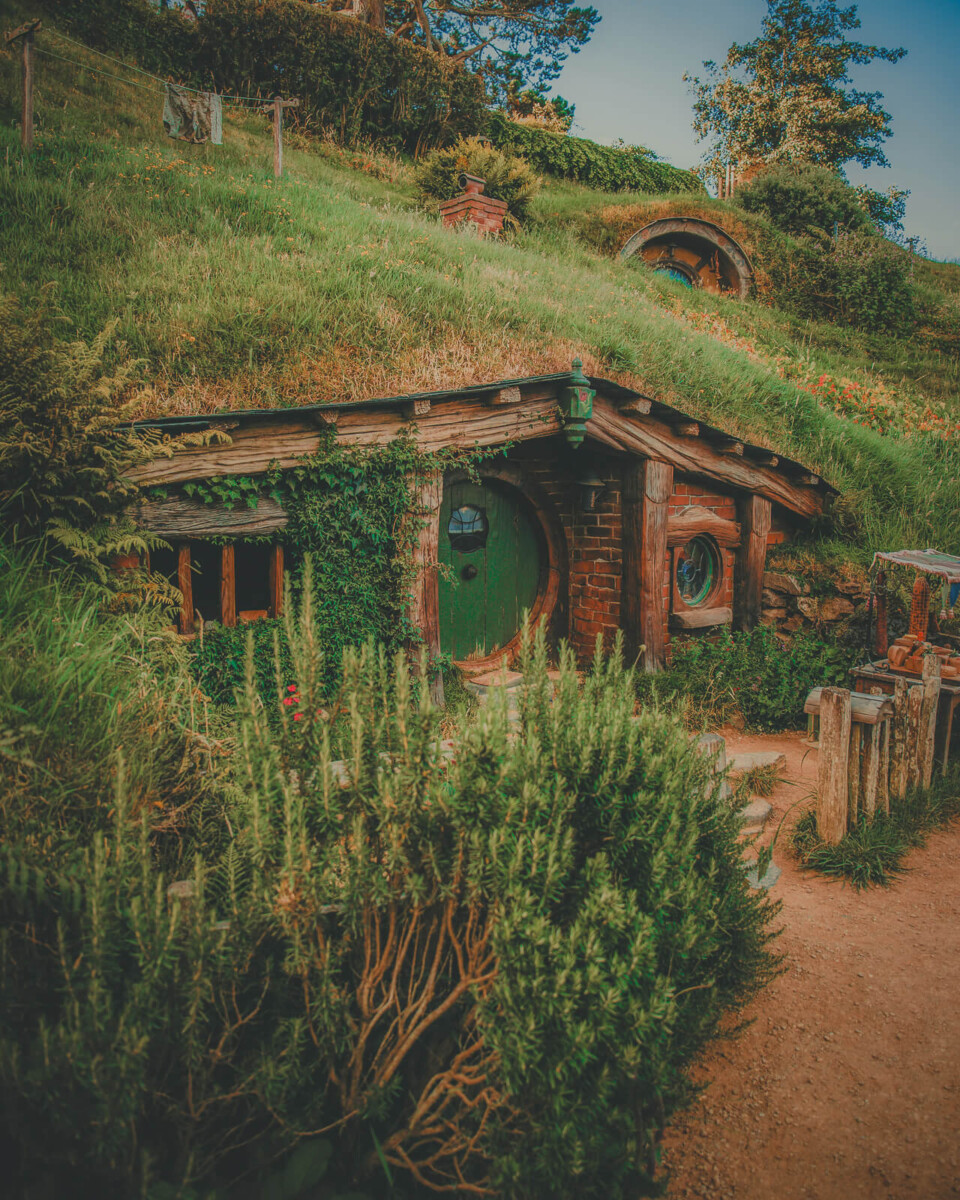 40 Inspirational Hobbit Quotes About Adventure featured image