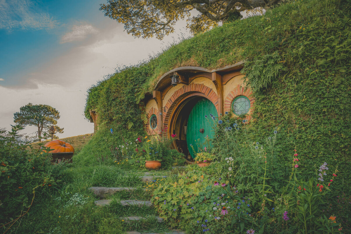 hobbit house from the Shire in The Fellowship Of The Ring, one of the best cottagecore movies on HBO